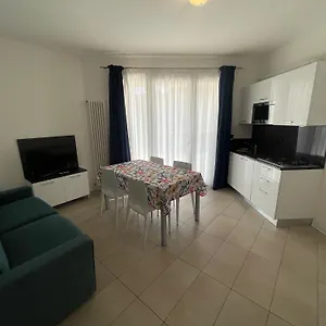 Marina - Agenzia Cocal Apartman